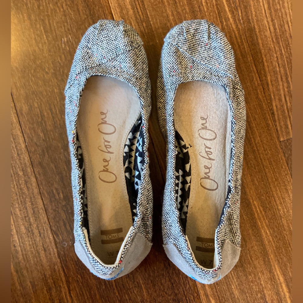 Toms Ballet Flats, size 7